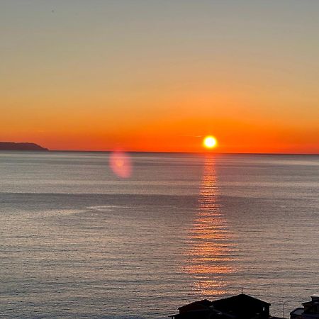 Roumers Himara المظهر الخارجي الصورة