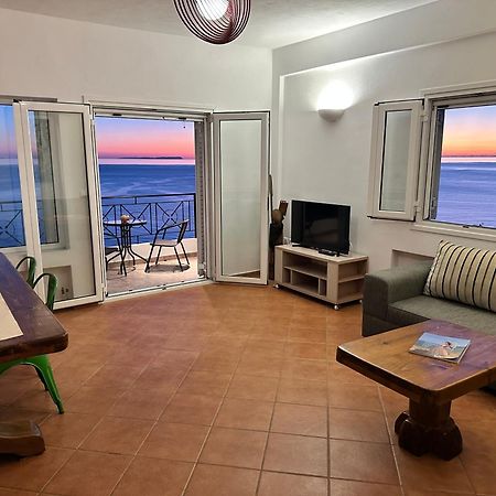Roumers Himara المظهر الخارجي الصورة